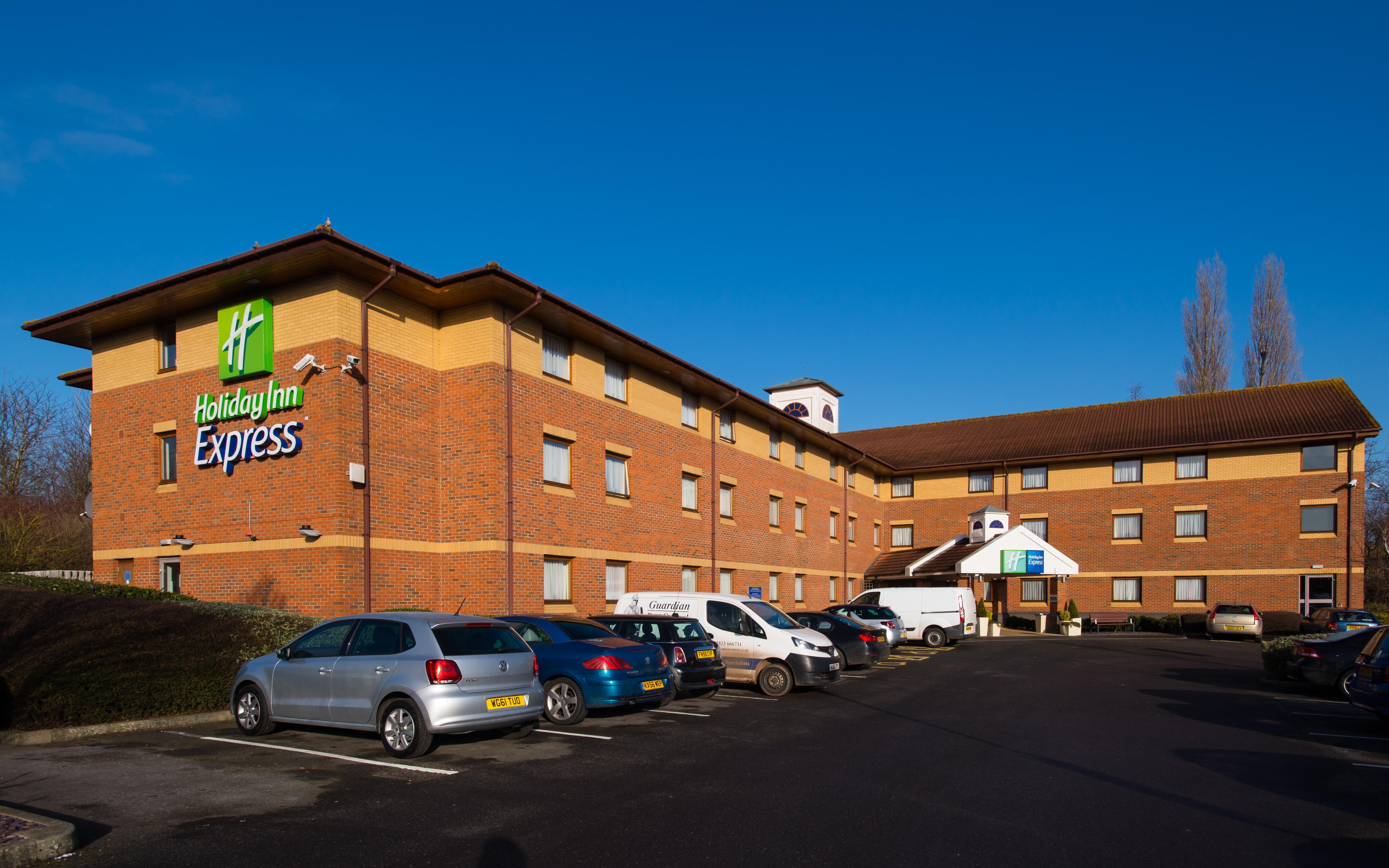 Holiday Inn Express Taunton East By Ihg Eksteriør bilde