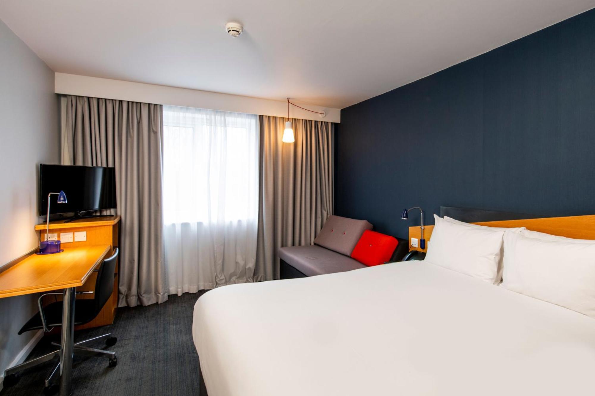 Holiday Inn Express Taunton East By Ihg Eksteriør bilde