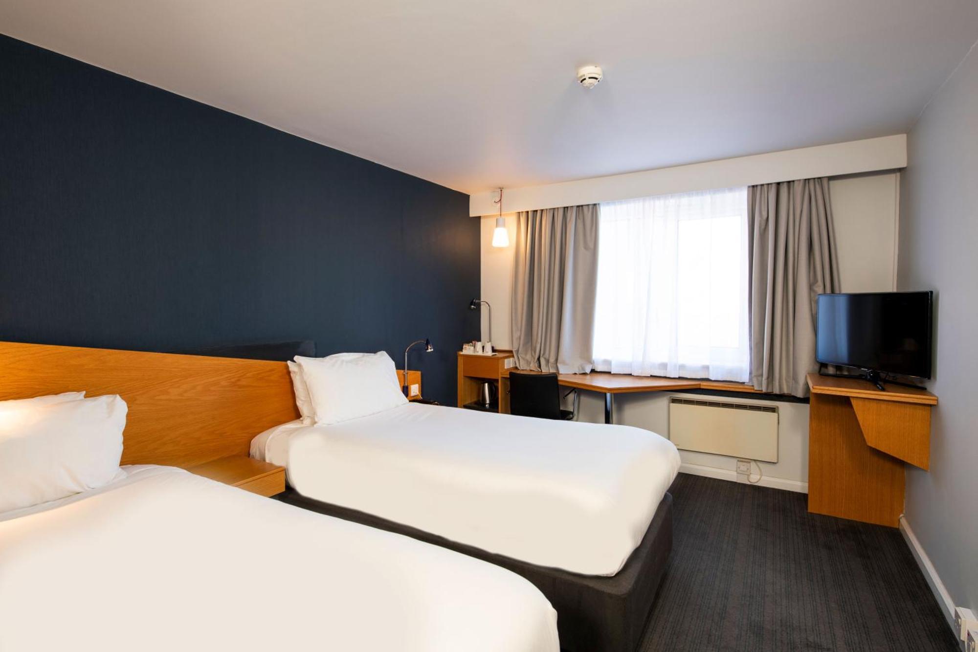 Holiday Inn Express Taunton East By Ihg Eksteriør bilde