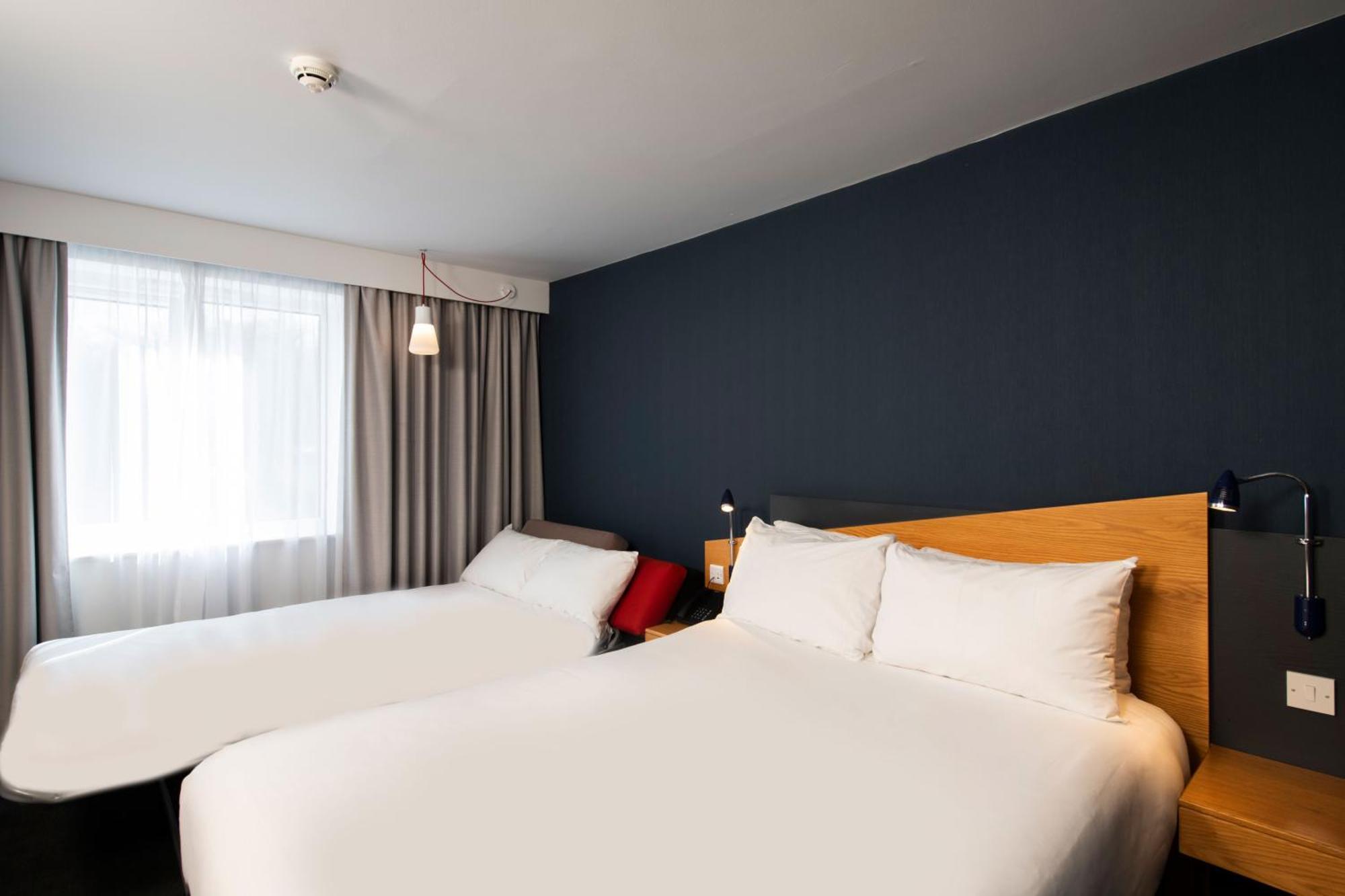 Holiday Inn Express Taunton East By Ihg Eksteriør bilde