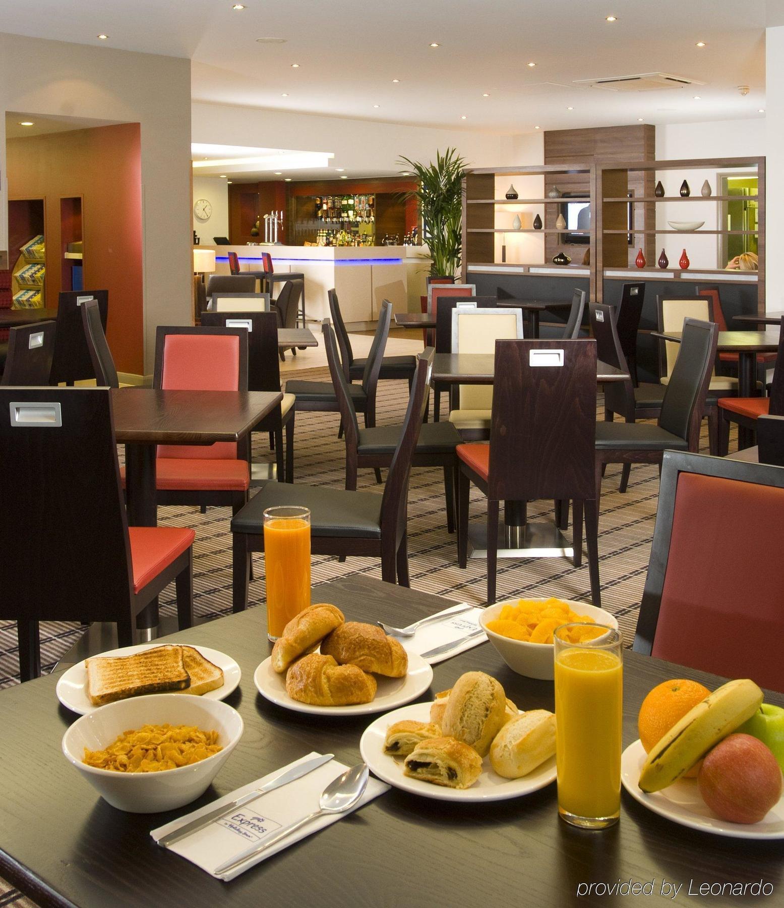 Holiday Inn Express Taunton East By Ihg Eksteriør bilde