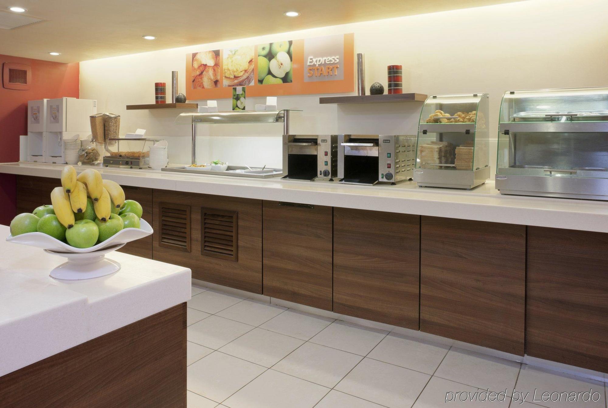 Holiday Inn Express Taunton East By Ihg Eksteriør bilde