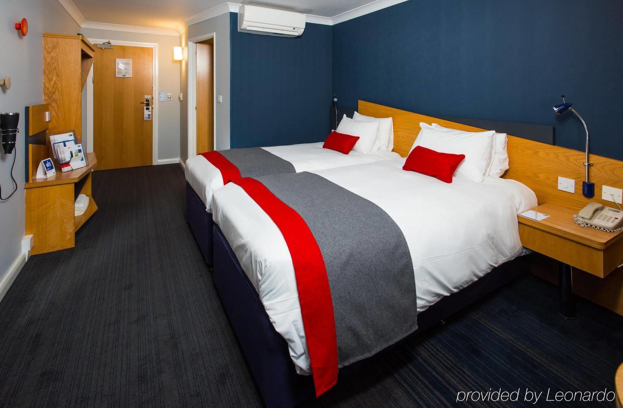Holiday Inn Express Taunton East By Ihg Eksteriør bilde