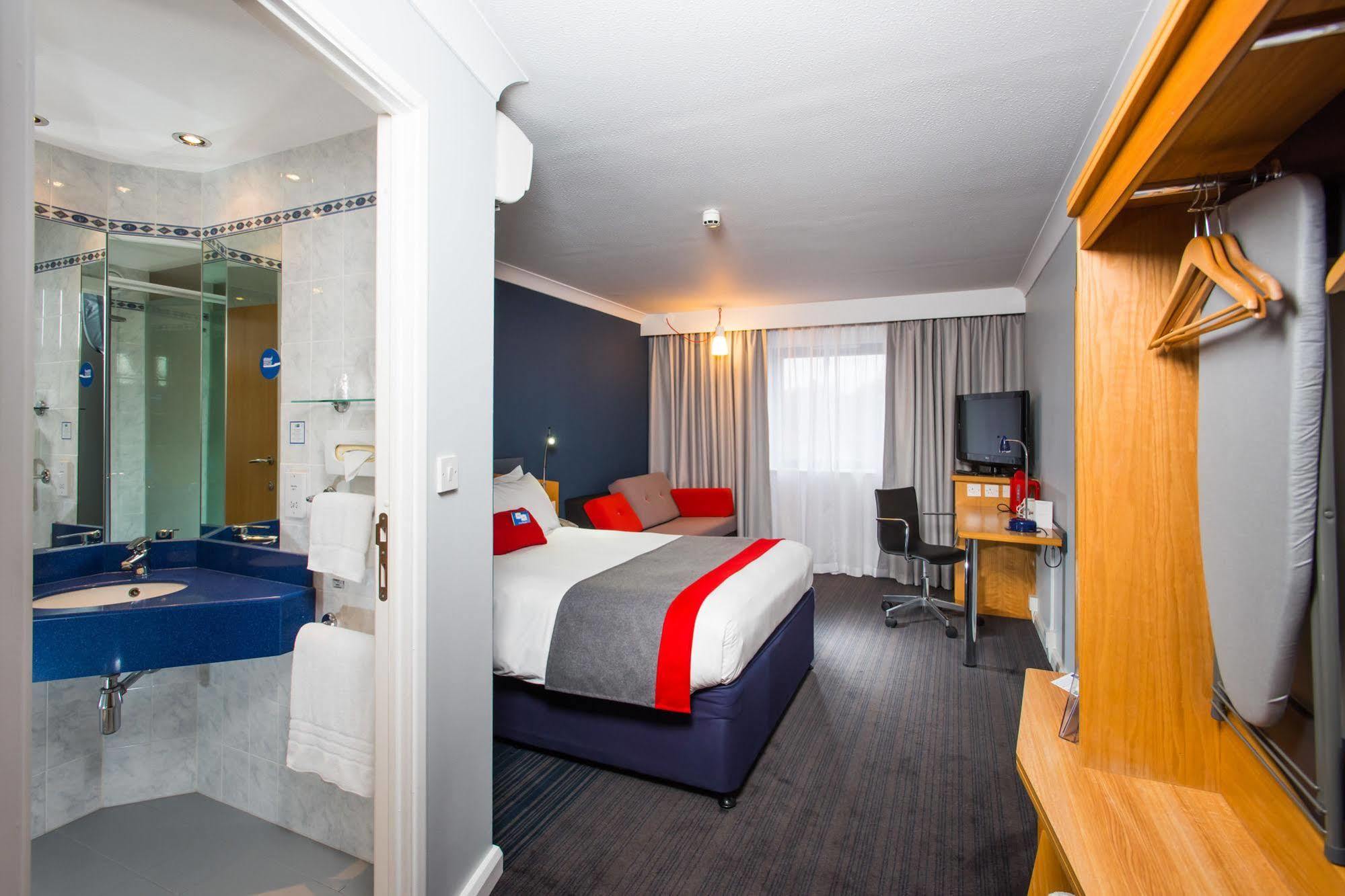 Holiday Inn Express Taunton East By Ihg Eksteriør bilde