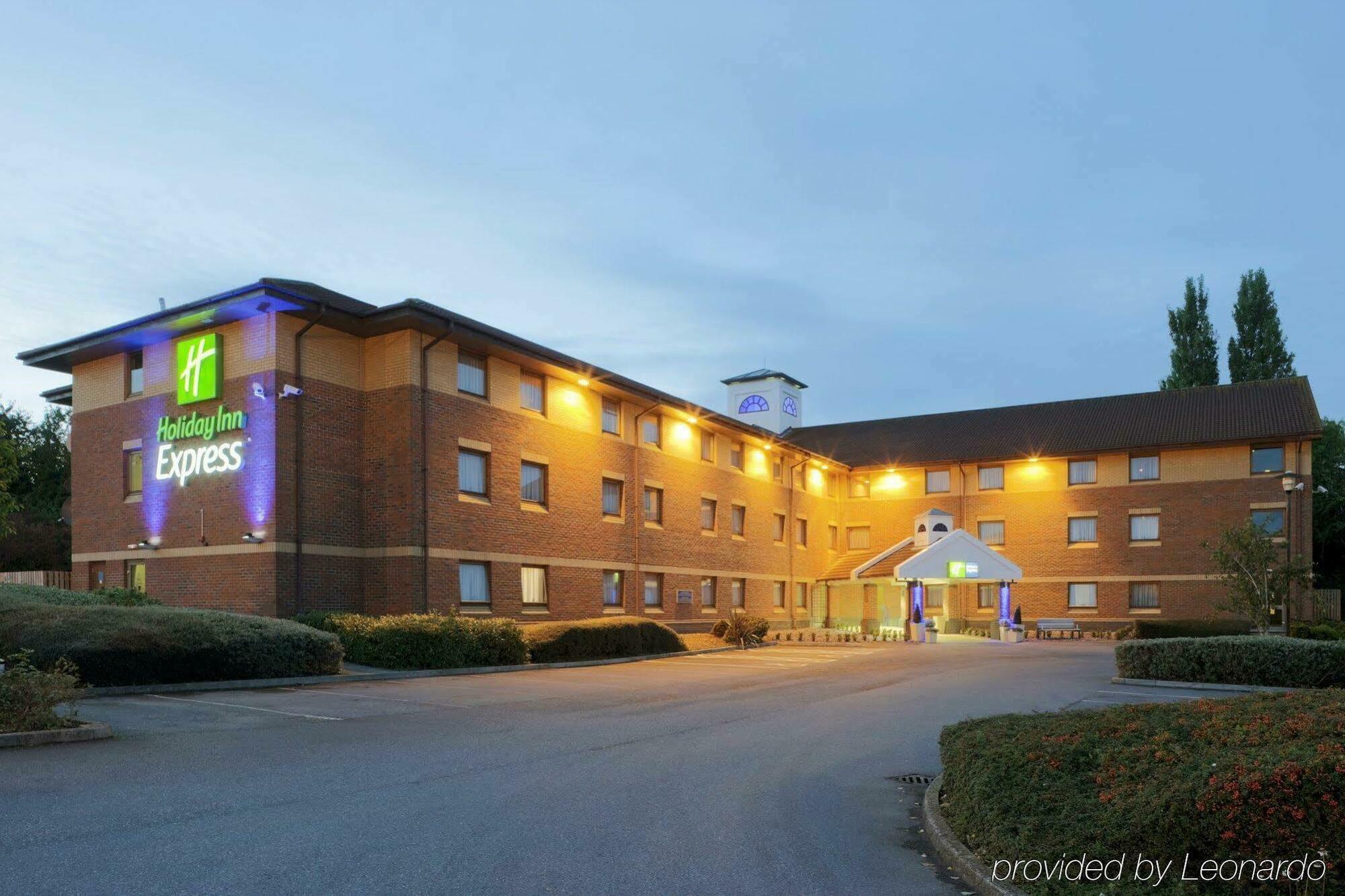 Holiday Inn Express Taunton East By Ihg Eksteriør bilde