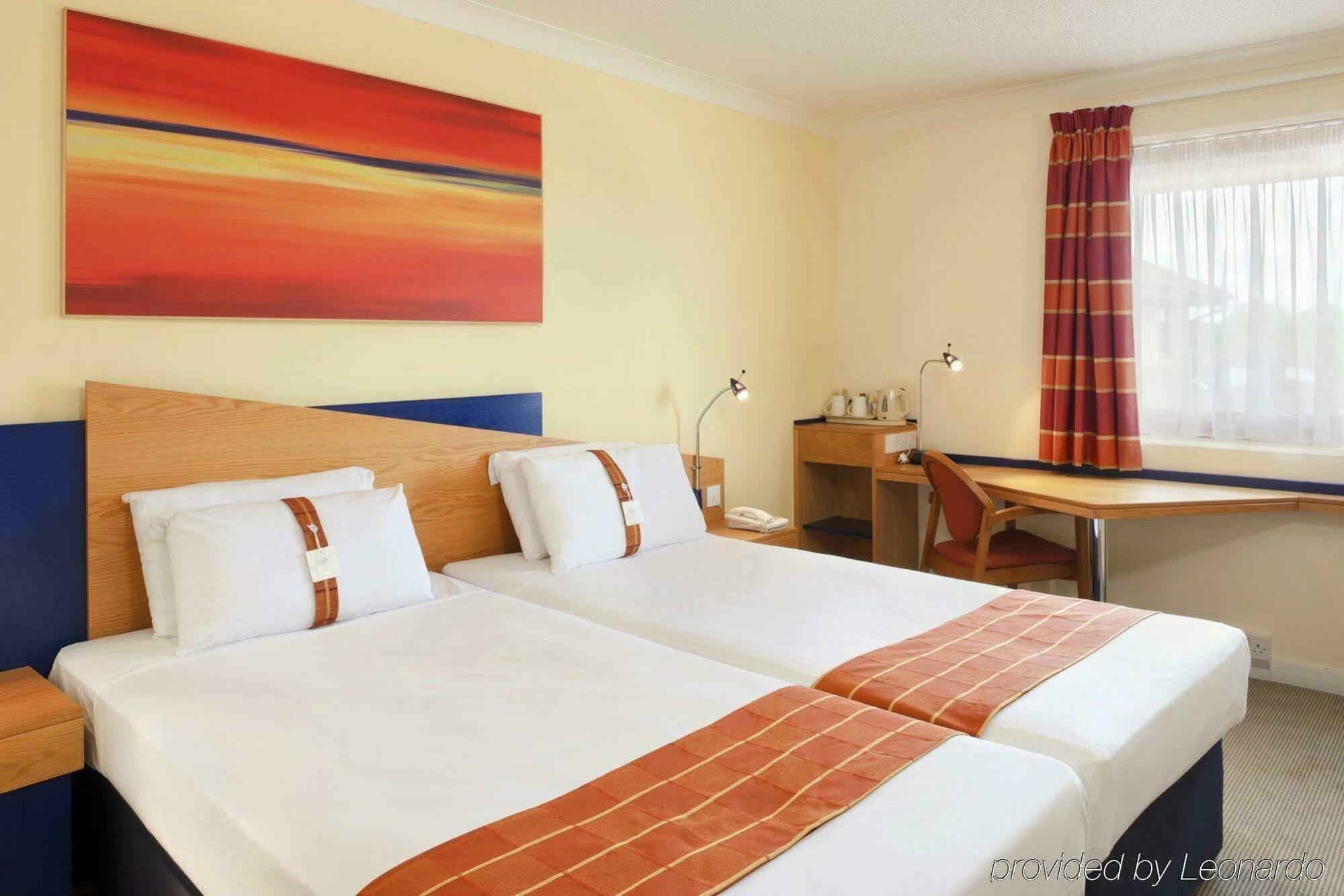 Holiday Inn Express Taunton East By Ihg Eksteriør bilde
